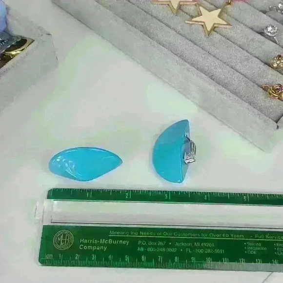 Vintage Blue plastic earrings clip-on style 💙 - Picture 8 of 10